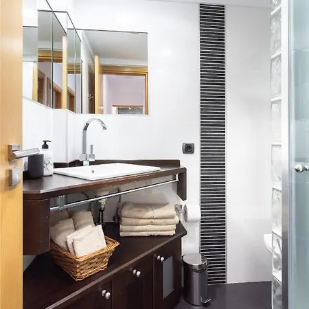 Home2book Bright Center Cruz